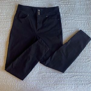 GUESS Women’s jeans size 14